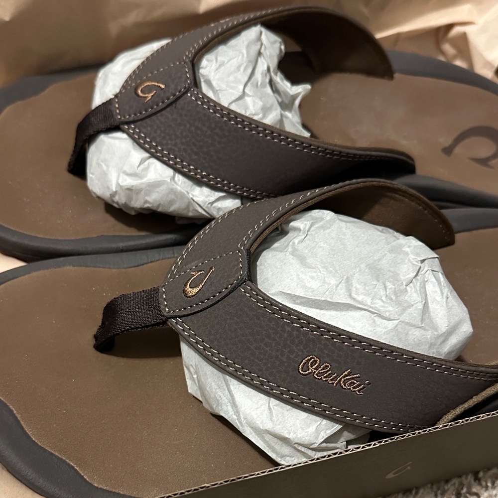 OluKai Men's Dark Brown Flip Flops - Picture 2 of 3